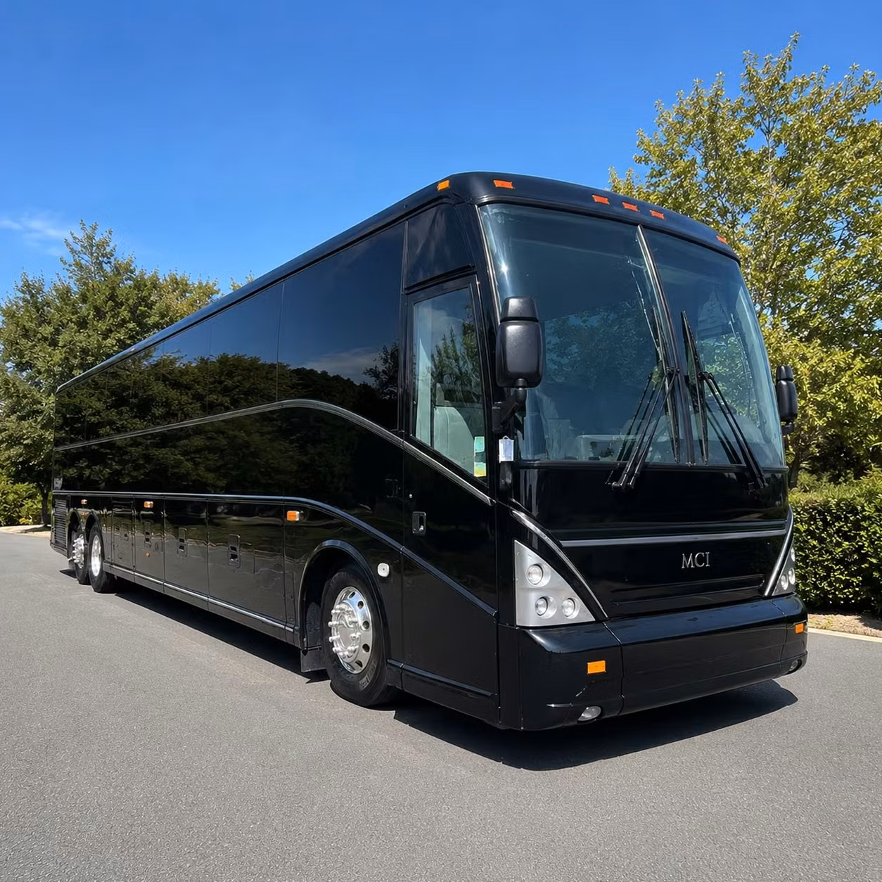 bend wedding shuttle bus rentals that keep your guests on schedule